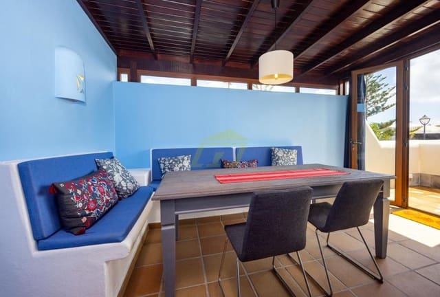 2 sypialnia Willa na sprzedaż w Playa Blanca, Yaiza z basenem garażem - 498 000 € (Ref: 9777606)