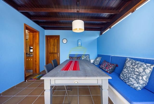 2 sypialnia Willa na sprzedaż w Playa Blanca, Yaiza z basenem garażem - 498 000 € (Ref: 9777606)