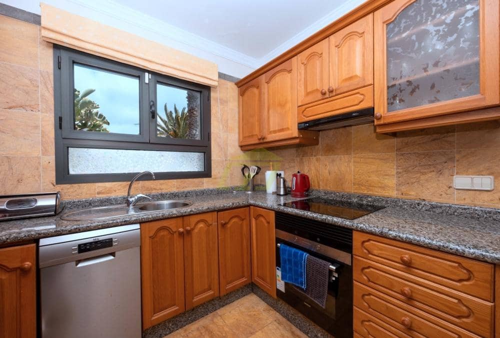 2 sypialnia Willa na sprzedaż w Playa Blanca z basenem garażem - 498 000 € (Ref: 9777606)