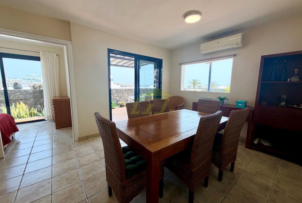 4 sovrum Villa till salu i Playa Blanca med pool - 590 000 € (Ref: 9782942)