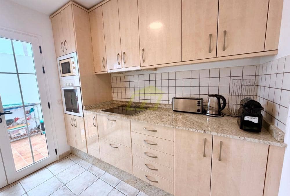 4 sovrum Villa till salu i Playa Blanca med pool - 590 000 € (Ref: 9782942)