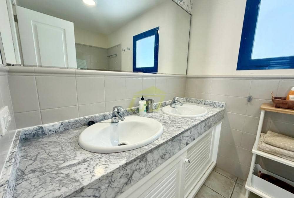 4 sovrum Villa till salu i Playa Blanca med pool - 590 000 € (Ref: 9782942)