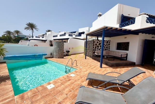4 sovrum Villa till salu i Playa Blanca, Yaiza med pool - 590 000 € (Ref: 9782942)