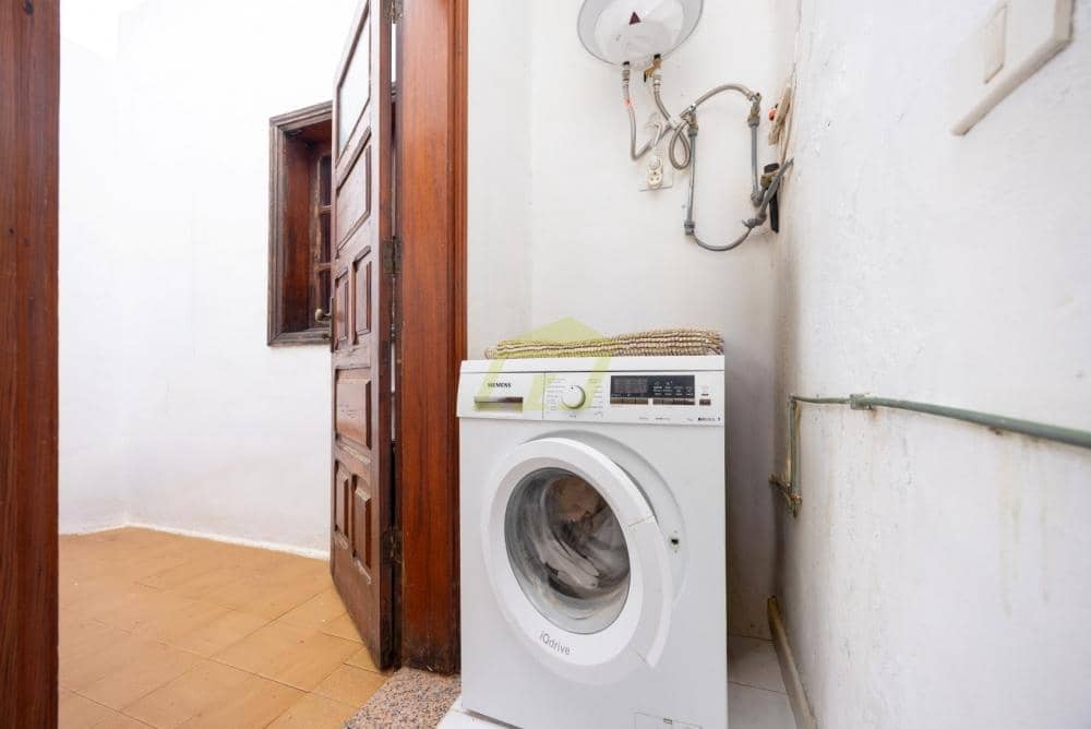 4 slaapkamer Villa te koop in Guime met zwembad garage - € 545.000 (Ref: 9782946)