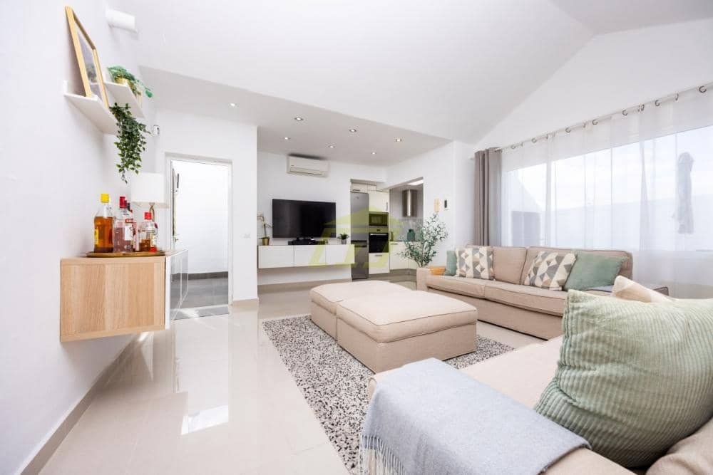 2 bedroom Apartment for sale in Puerto del Carmen - € 495,000 (Ref: 9788118)