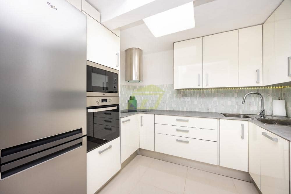 2 bedroom Apartment for sale in Puerto del Carmen - € 495,000 (Ref: 9788118)