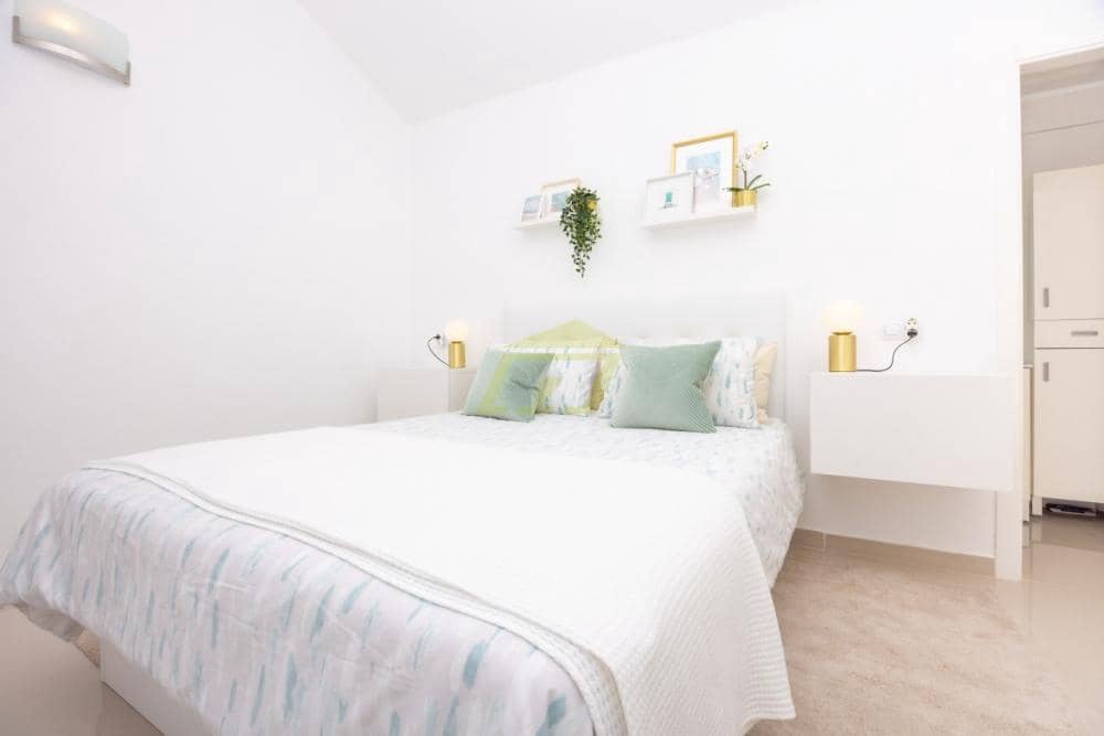 2 bedroom Apartment for sale in Puerto del Carmen - € 495,000 (Ref: 9788118)