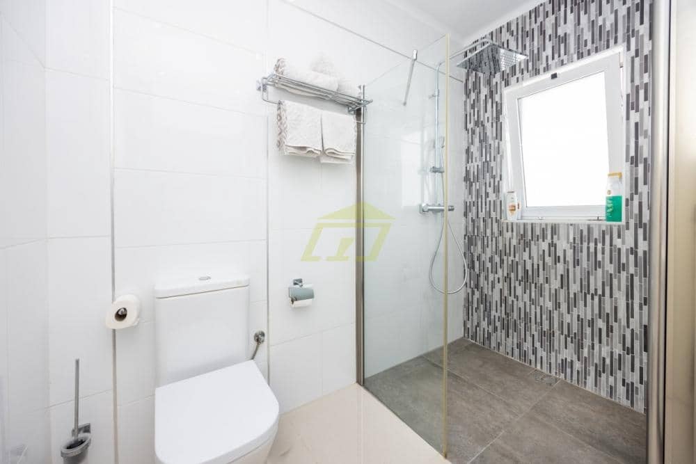 2 bedroom Apartment for sale in Puerto del Carmen - € 495,000 (Ref: 9788118)