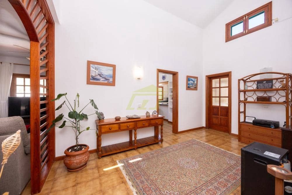 4 makuuhuone Huvila myytävänä paikassa Femes mukana 
autotalli - 765 000 € (Ref: 9790112)