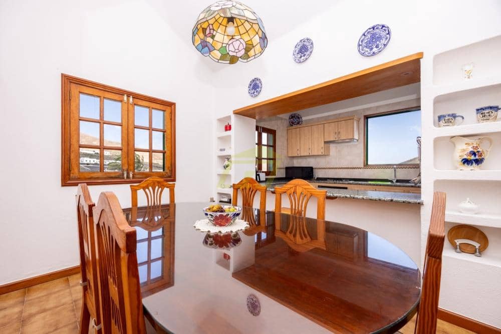 4 makuuhuone Huvila myytävänä paikassa Femes mukana 
autotalli - 765 000 € (Ref: 9790112)