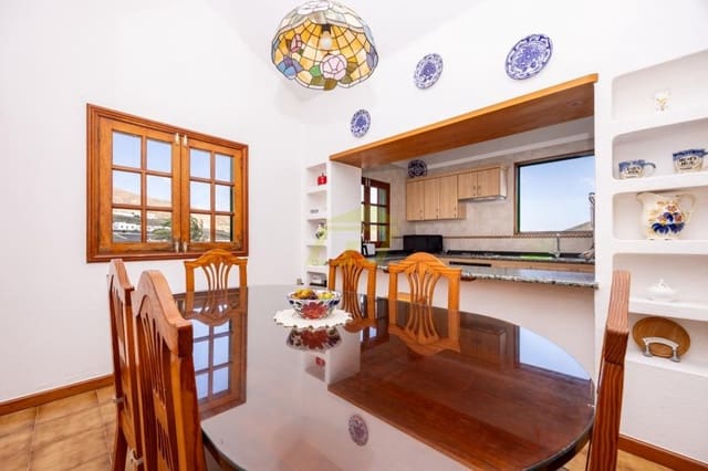 4 makuuhuone Huvila myytävänä paikassa Femes, Yaiza mukana 
autotalli - 765 000 € (Ref: 9790112)