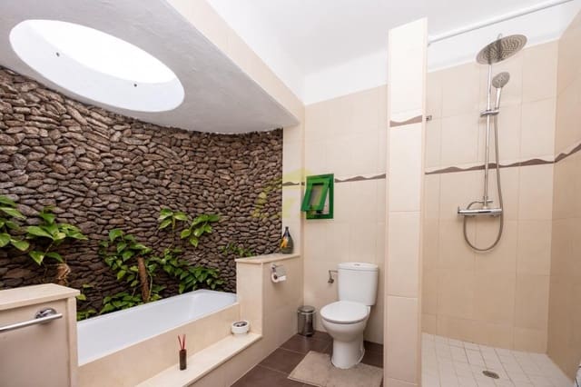 4 makuuhuone Huvila myytävänä paikassa Femes, Yaiza mukana 
autotalli - 765 000 € (Ref: 9790112)