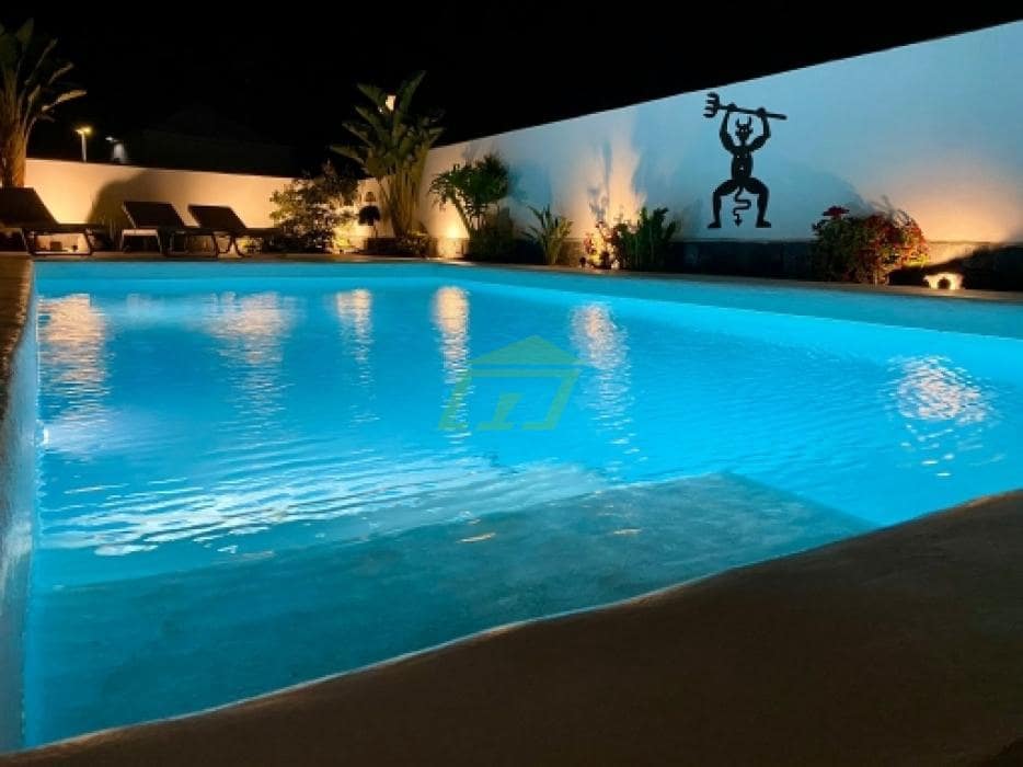 3 chambre Villa/Maison à vendre à Playa Blanca avec piscine - 465 000 € (Ref: 9793966)