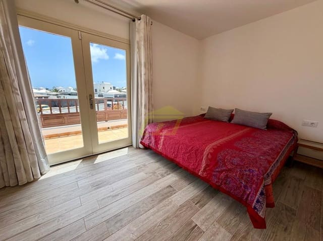 3 chambre Villa/Maison à vendre à Playa Blanca, Yaiza avec piscine - 465 000 € (Ref: 9793966)