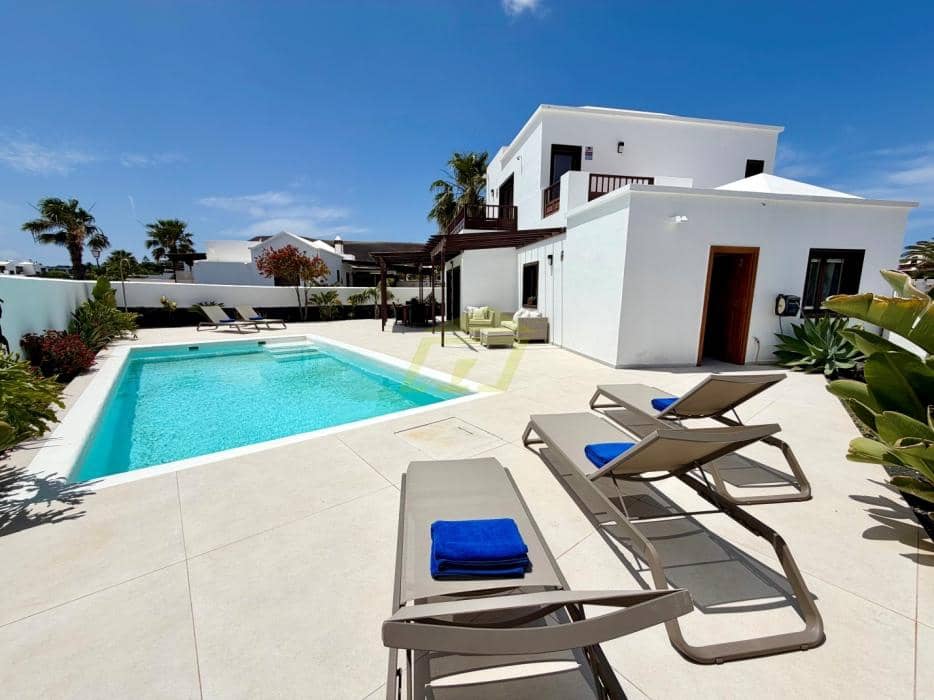 3 chambre Villa/Maison à vendre à Playa Blanca avec piscine - 465 000 € (Ref: 9793966)
