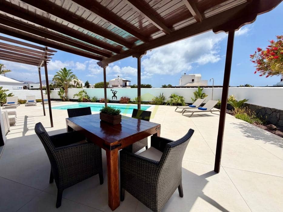 3 chambre Villa/Maison à vendre à Playa Blanca avec piscine - 465 000 € (Ref: 9793966)