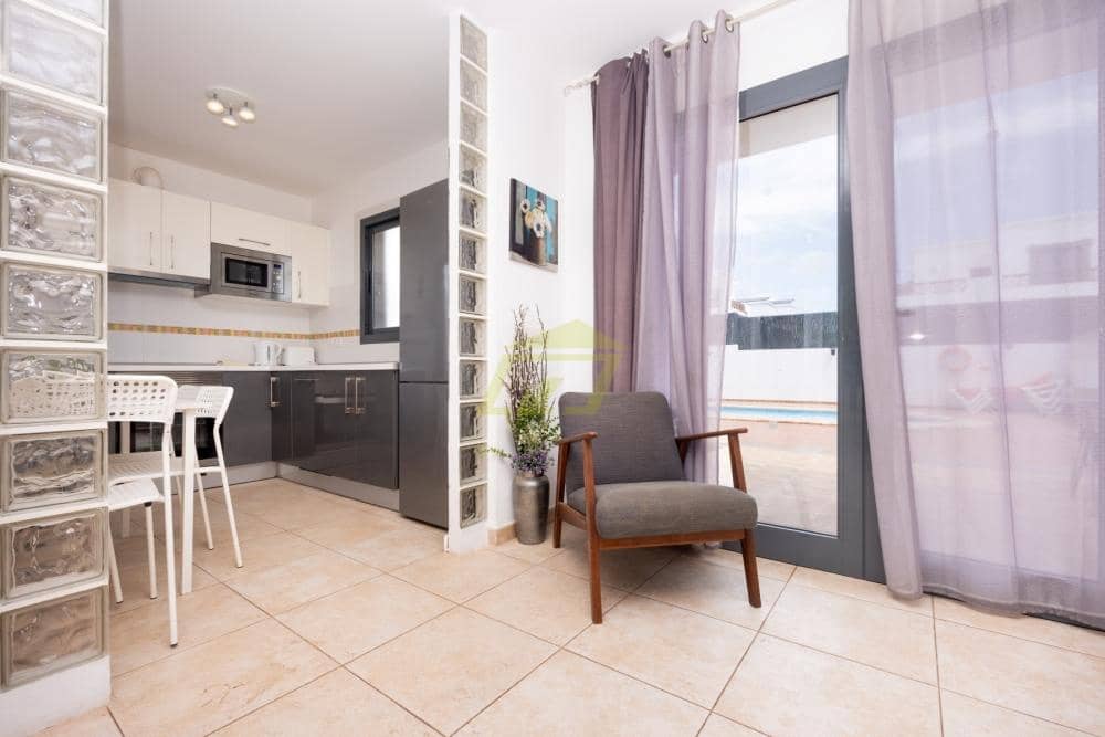 3 sypialnia Willa na sprzedaż w Playa Blanca z basenem - 445 000 € (Ref: 9793967)