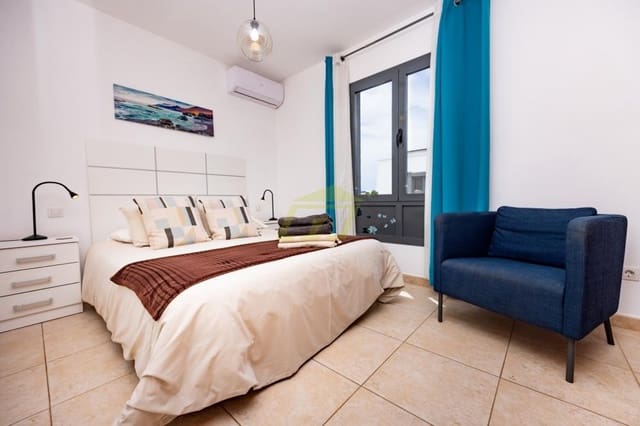 3 sypialnia Willa na sprzedaż w Playa Blanca, Yaiza z basenem - 445 000 € (Ref: 9793967)