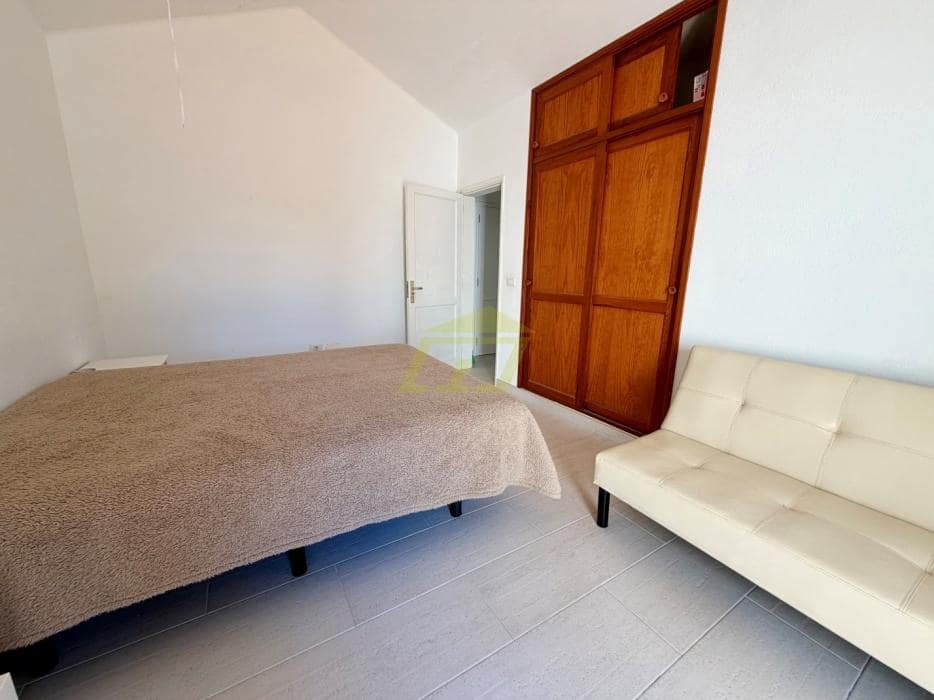 Bungalow de 2 habitaciones en Playa Blanca en venta con piscina - 385.000 € (Ref: 9798586)