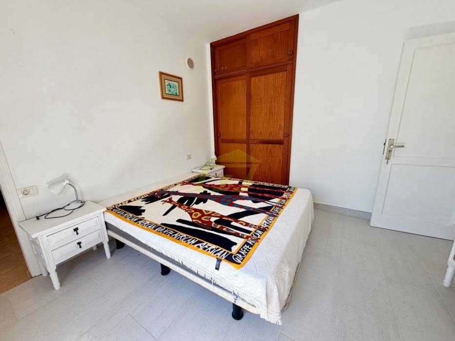 Bungalow de 2 habitaciones en Playa Blanca en venta con piscina - 385.000 € (Ref: 9798586)