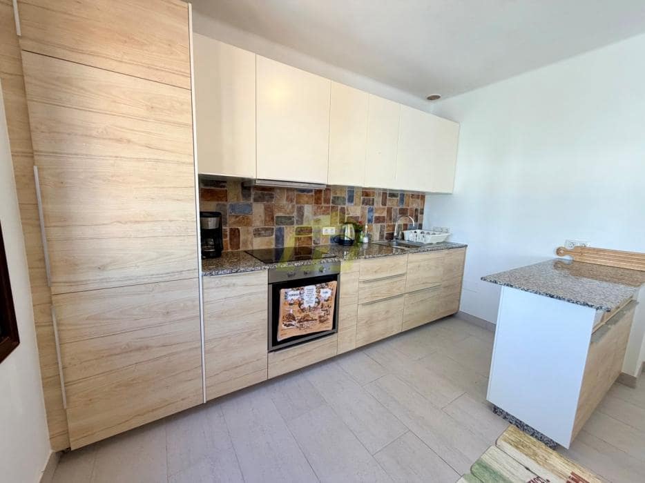 Bungalow de 2 habitaciones en Playa Blanca en venta con piscina - 385.000 € (Ref: 9798586)