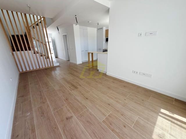 2 bedroom Villa for sale in Playa Blanca, Yaiza with pool - € 440,000 (Ref: 9798587)