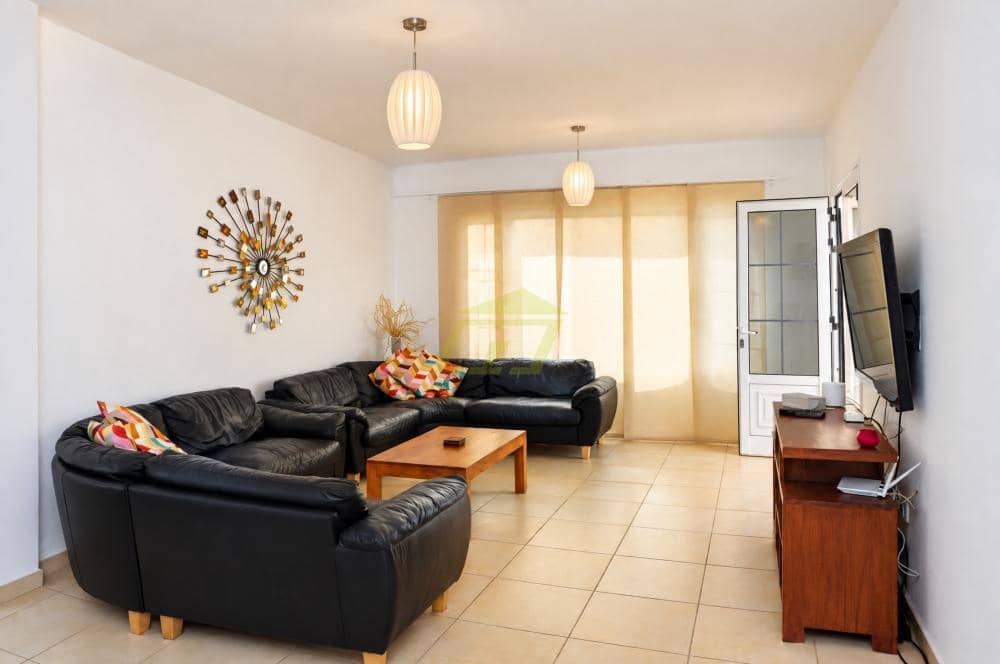 4 sypialnia Willa na sprzedaż w Puerto Calero z basenem - 825 000 € (Ref: 9803873)