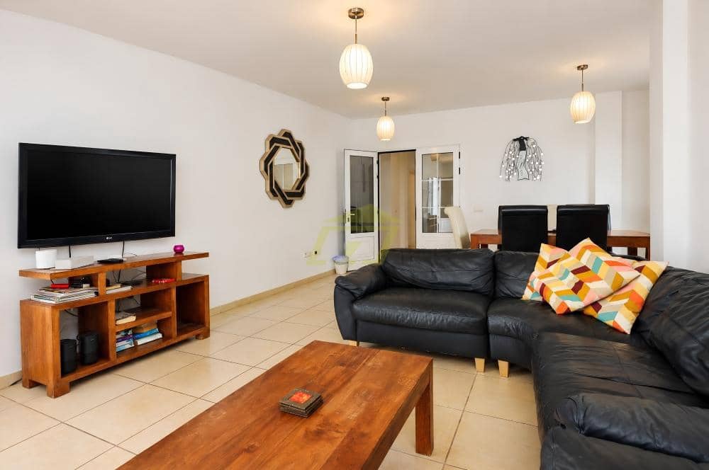 4 sypialnia Willa na sprzedaż w Puerto Calero z basenem - 825 000 € (Ref: 9803873)