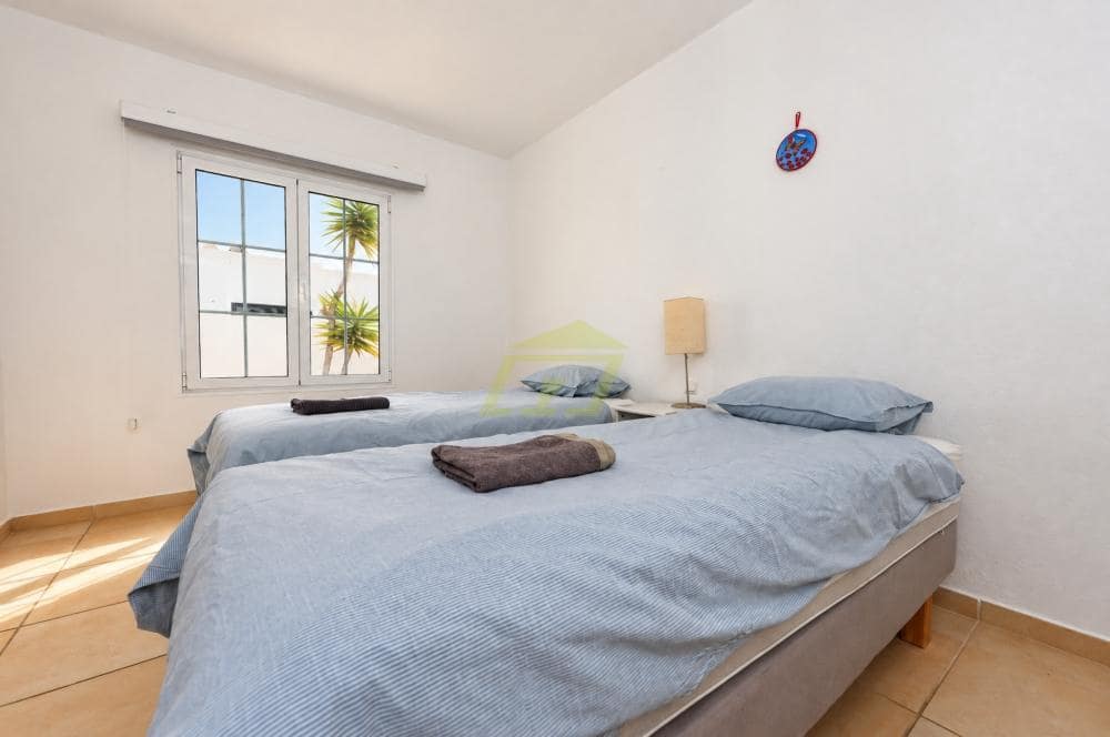 4 sypialnia Willa na sprzedaż w Puerto Calero z basenem - 825 000 € (Ref: 9803873)