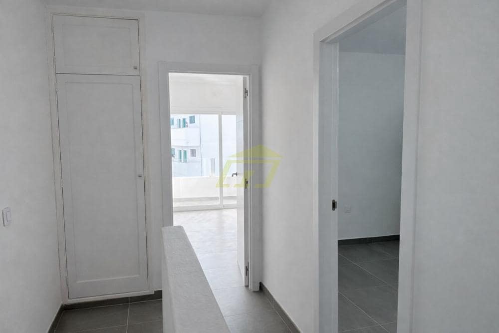 Chalet de 3 habitaciones en Puerto del Carmen en venta con garaje - 399.000 € (Ref: 9807559)