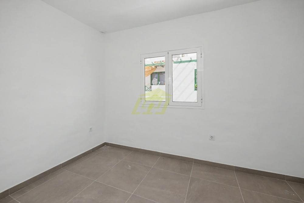 3 sovrum Villa till salu i Puerto del Carmen med garage - 399 000 € (Ref: 9807559)