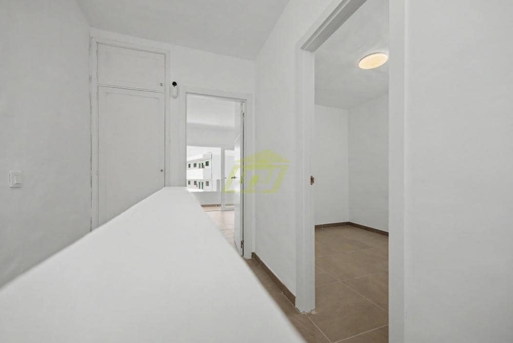 3 sovrum Villa till salu i Puerto del Carmen med garage - 399 000 € (Ref: 9807559)