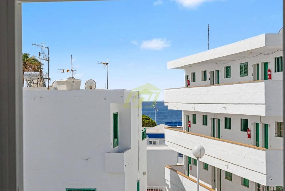 3 sovrum Villa till salu i Puerto del Carmen med garage - 399 000 € (Ref: 9807559)