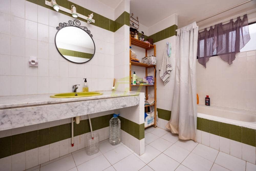 2 bedroom Bungalow for sale in Puerto del Carmen - € 349,000 (Ref: 9811129)