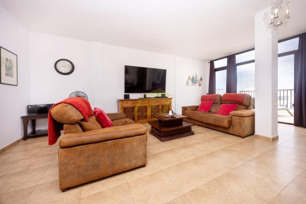 2 soveværelse Lejlighed til salg i Arrecife - € 369.000 (Ref: 9811130)