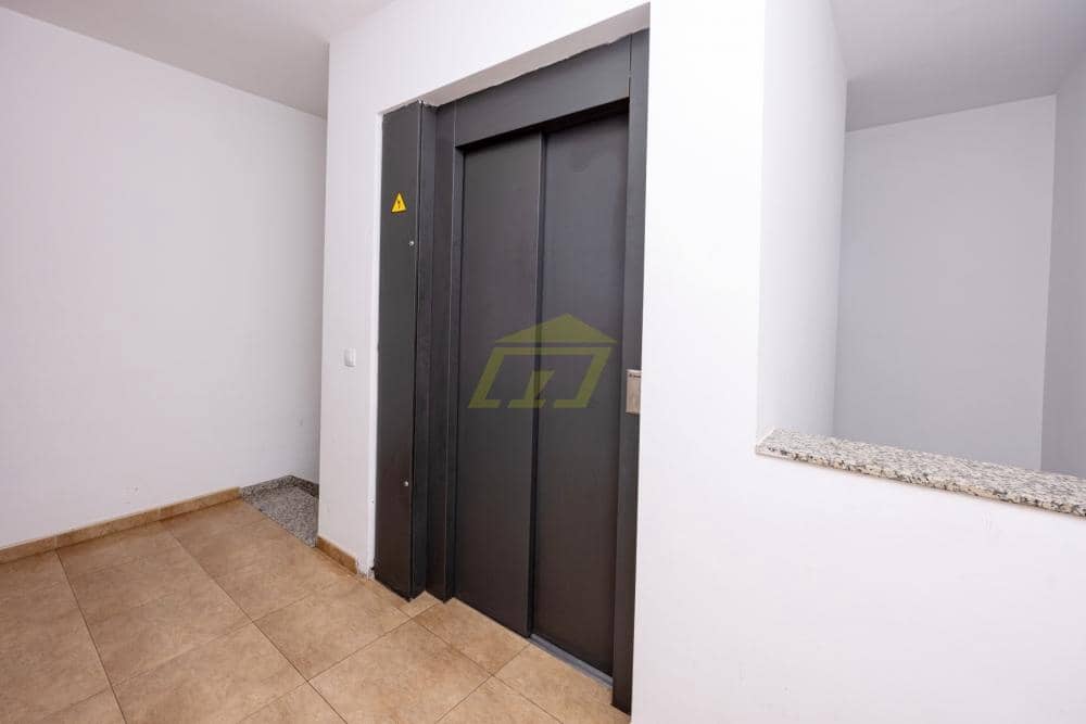 2 soveværelse Lejlighed til salg i Arrecife - € 369.000 (Ref: 9811130)