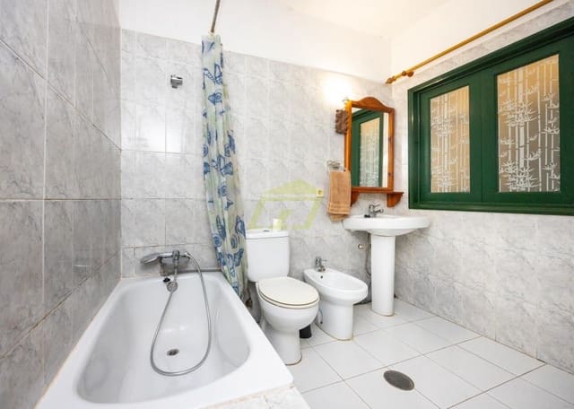 4 Zimmer Apartment zu verkaufen in Playa Blanca, Yaiza - 265.000 € (Ref: 9811131)