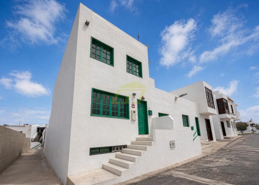 4 Zimmer Apartment zu verkaufen in Playa Blanca - 265.000 € (Ref: 9811131)
