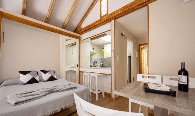 Studio til salg i Costa Teguise, Teguise med swimmingpool - € 167.000 (Ref: 9812951)