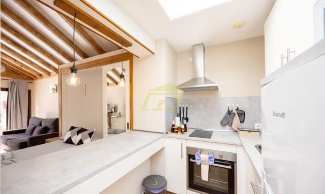 Studio til salg i Costa Teguise, Teguise med swimmingpool - € 167.000 (Ref: 9812951)