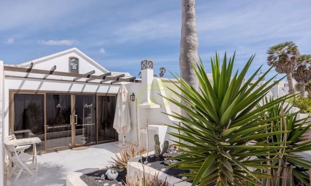 Studio til salg i Costa Teguise, Teguise med swimmingpool - € 167.000 (Ref: 9812951)