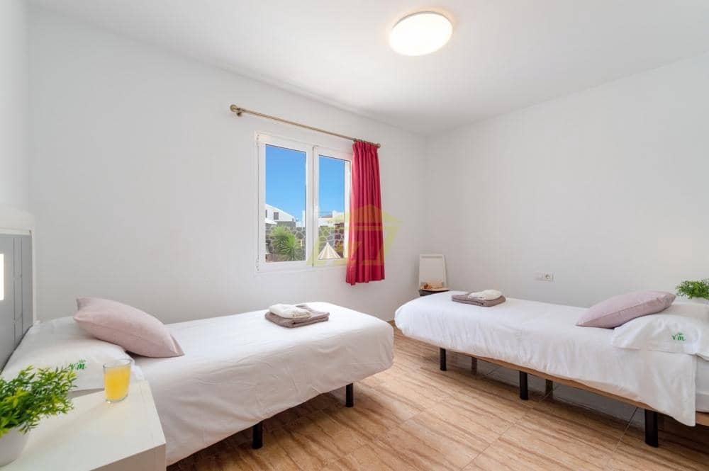4 quarto Moradia para venda em Playa Blanca com piscina garagem - 540 000 € (Ref: 9815439)