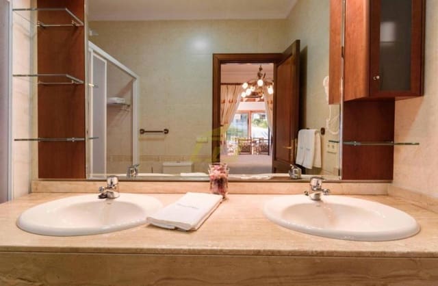 3 quarto Moradia para venda em Playa Blanca, Yaiza com piscina - 650 000 € (Ref: 9815440)