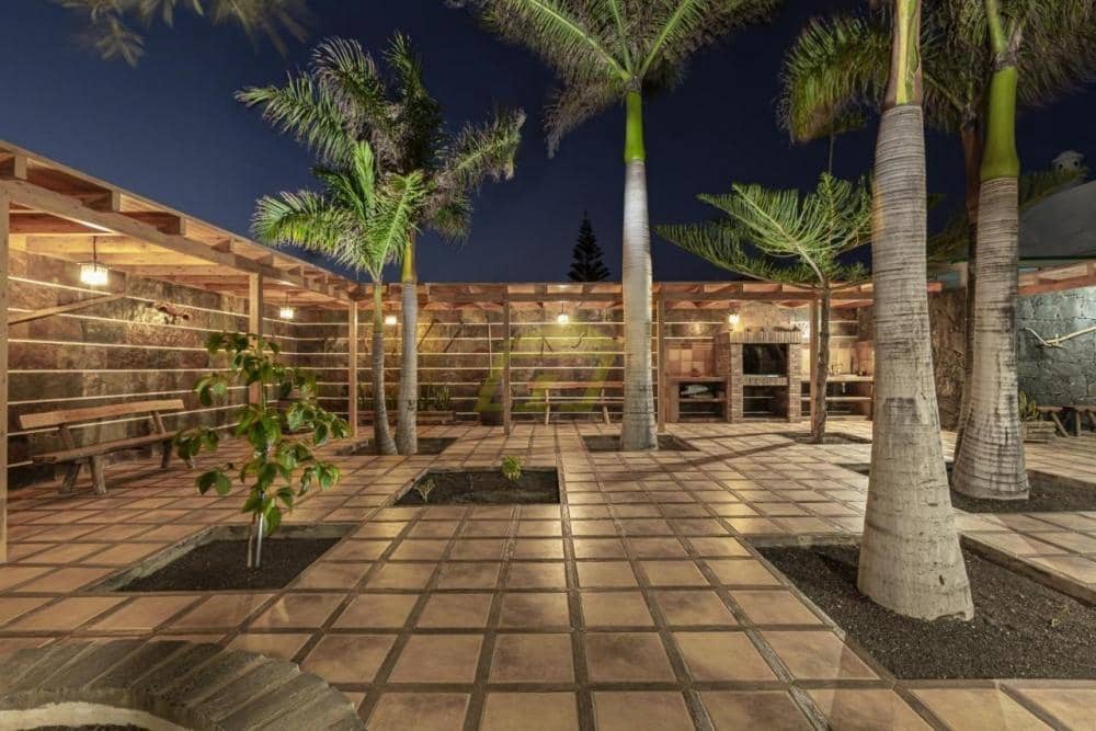 3 quarto Moradia para venda em Playa Blanca com piscina - 650 000 € (Ref: 9815440)