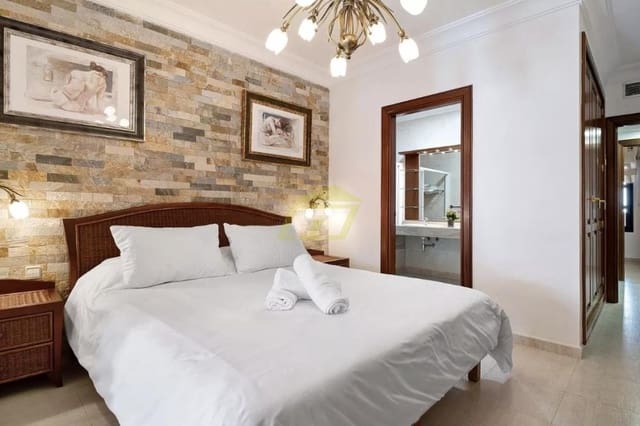 3 quarto Moradia para venda em Playa Blanca, Yaiza com piscina - 650 000 € (Ref: 9815440)