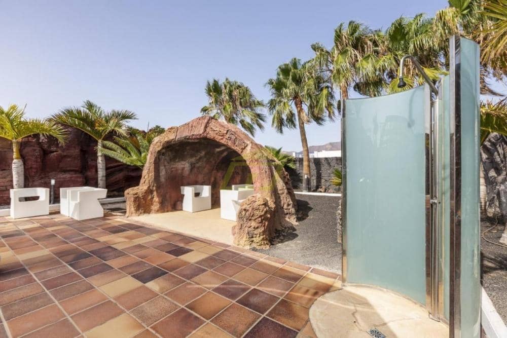 3 quarto Moradia para venda em Playa Blanca com piscina - 650 000 € (Ref: 9815440)