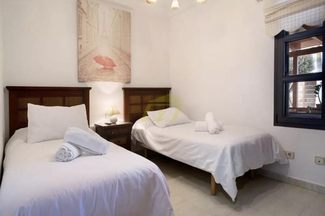 3 quarto Moradia para venda em Playa Blanca, Yaiza com piscina - 650 000 € (Ref: 9815440)