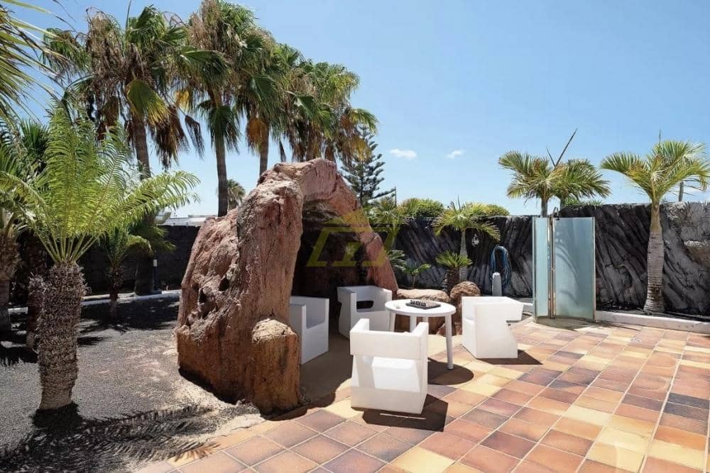 3 quarto Moradia para venda em Playa Blanca com piscina - 650 000 € (Ref: 9815440)