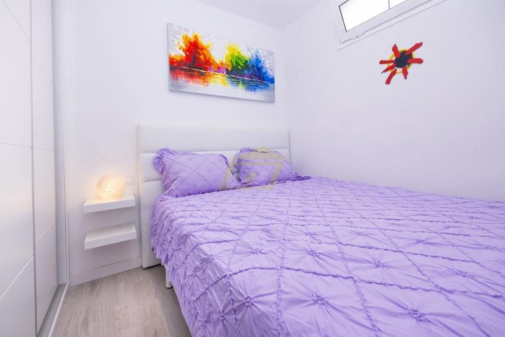 Apartamento de 2 habitaciones en Puerto del Carmen en venta con piscina - 309.000 € (Ref: 9815442)