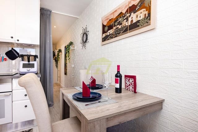 Apartamento de 2 habitaciones en Puerto del Carmen, Tías en venta con piscina - 309.000 € (Ref: 9815442)